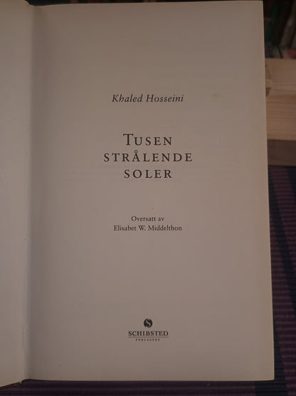 Tusen strålende soler, Khaled Hosseini