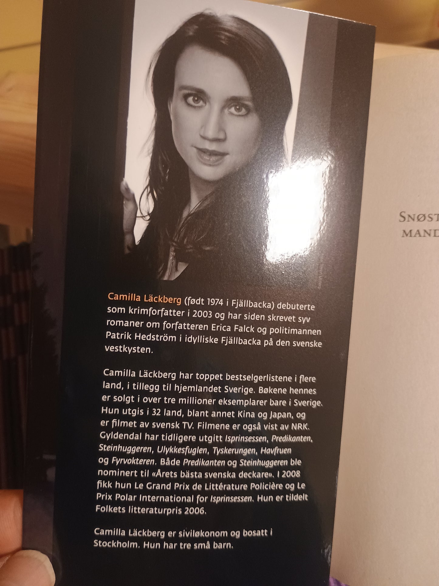 Snøstorm og mandelduft. Camilla Läckberg