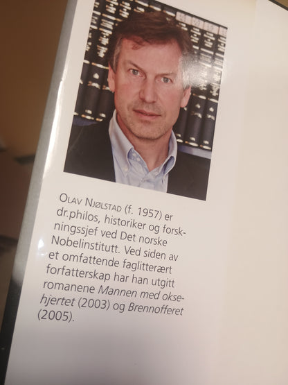 Jens Chr. Hauge - fullt og helt, Olav Njølstad