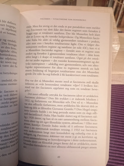Drømmen om de fullkomne samfunn, Øystein Sørensen