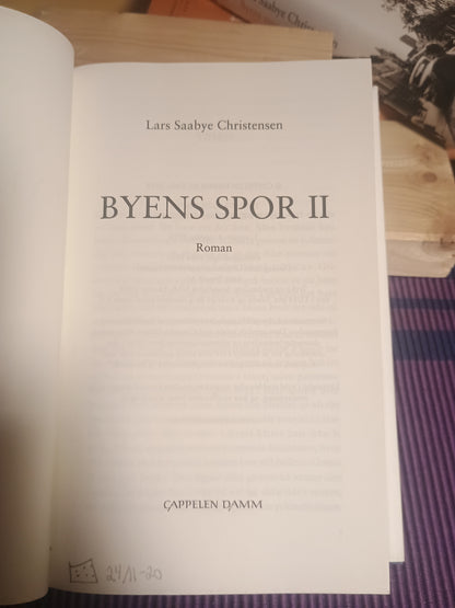 Byens spor II: Maj, Lars Saabye Christensen
