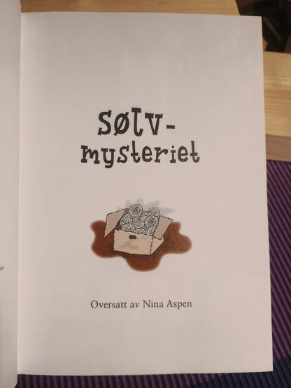 Sølvmysteriet. Gullmysteriet., Martin Widmark og Helena Willis
