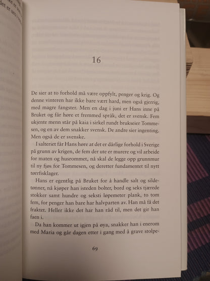 De usynlige, Roy Jacobsen
