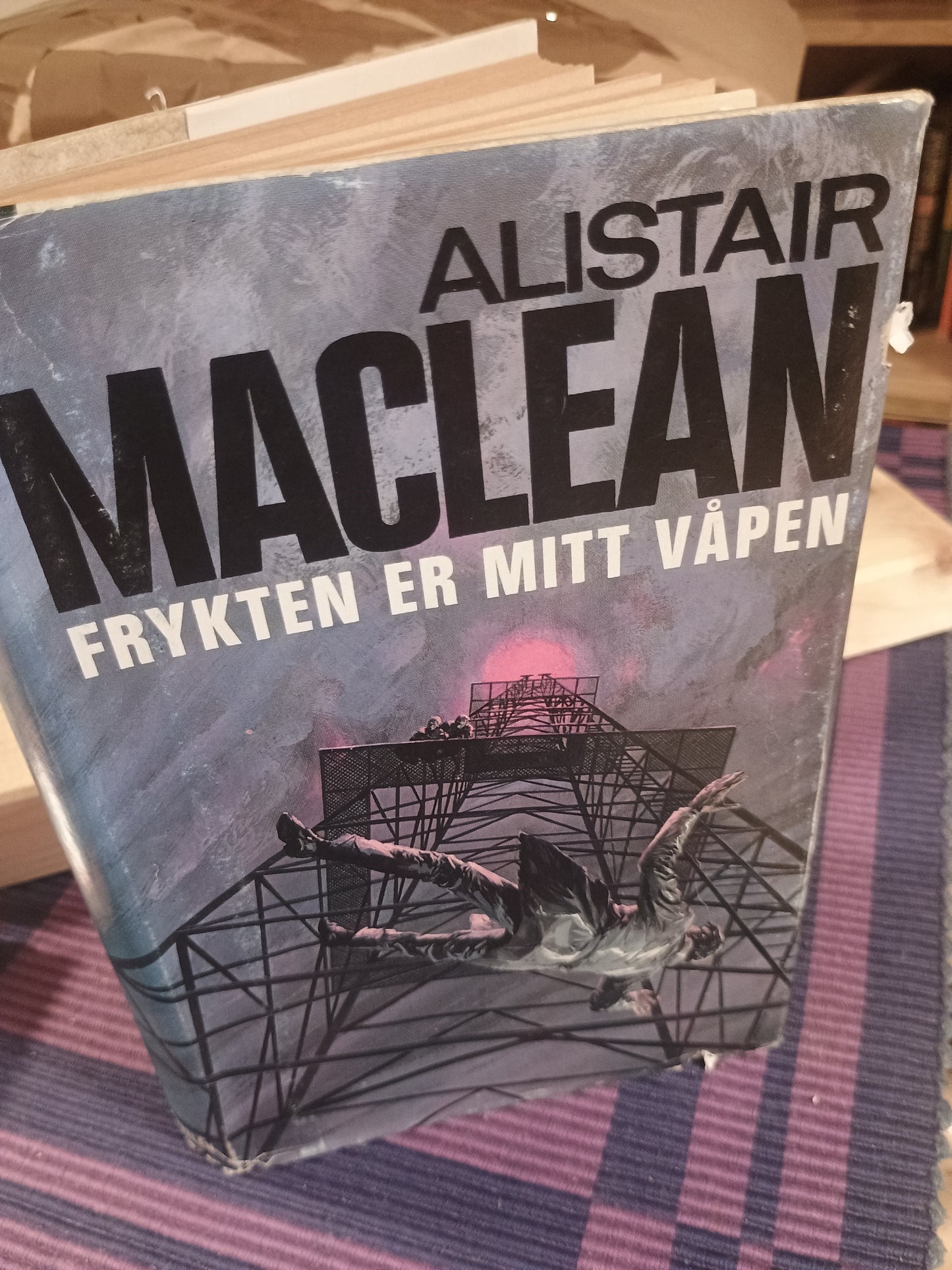Frykten er mitt våpen, Alistair Maclean