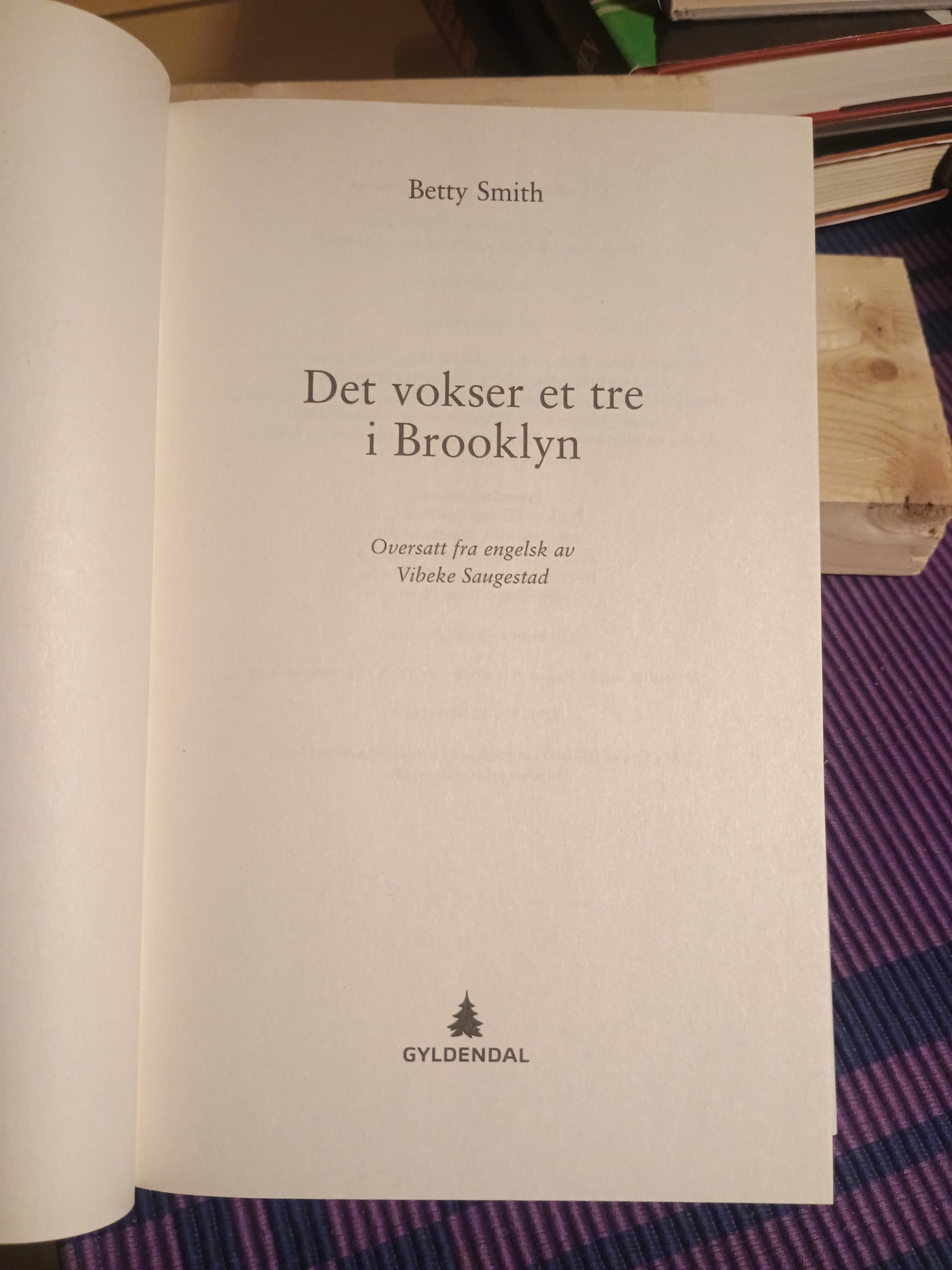 Det vokser et tre i Brooklyn, Betty Smith