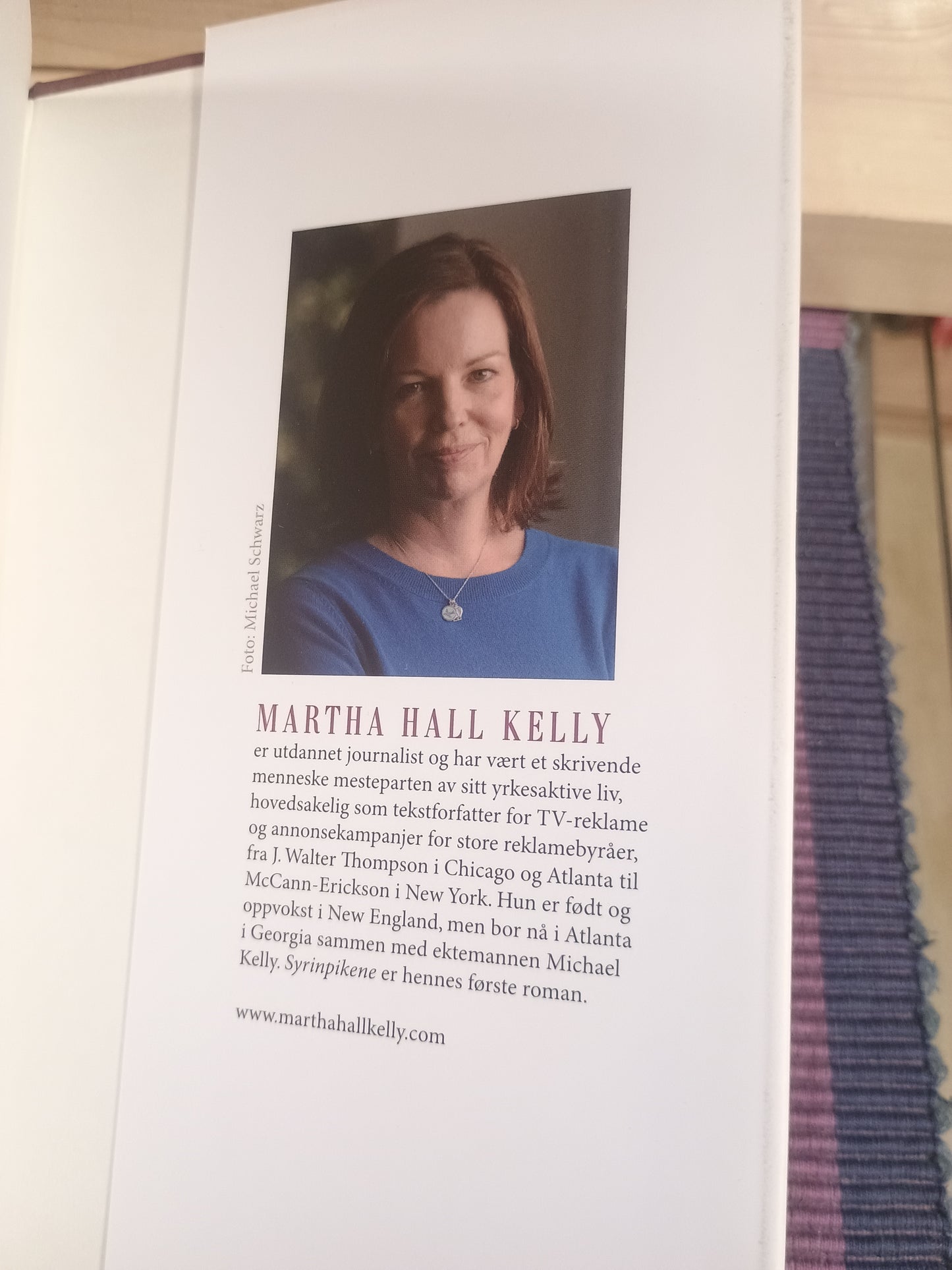 Syrinpikene, Martha Hall Kelly