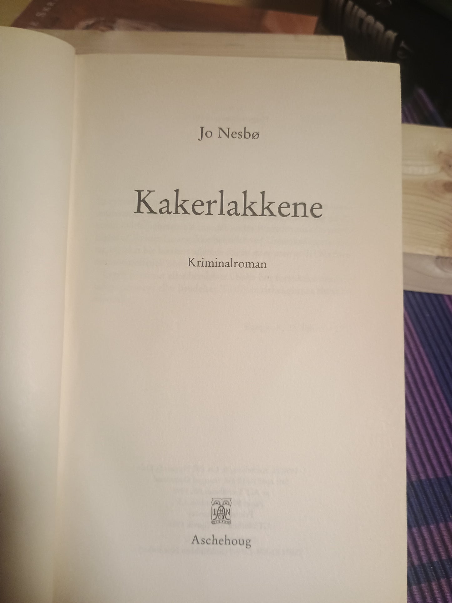Kakerlakkene, Jo Nesbø
