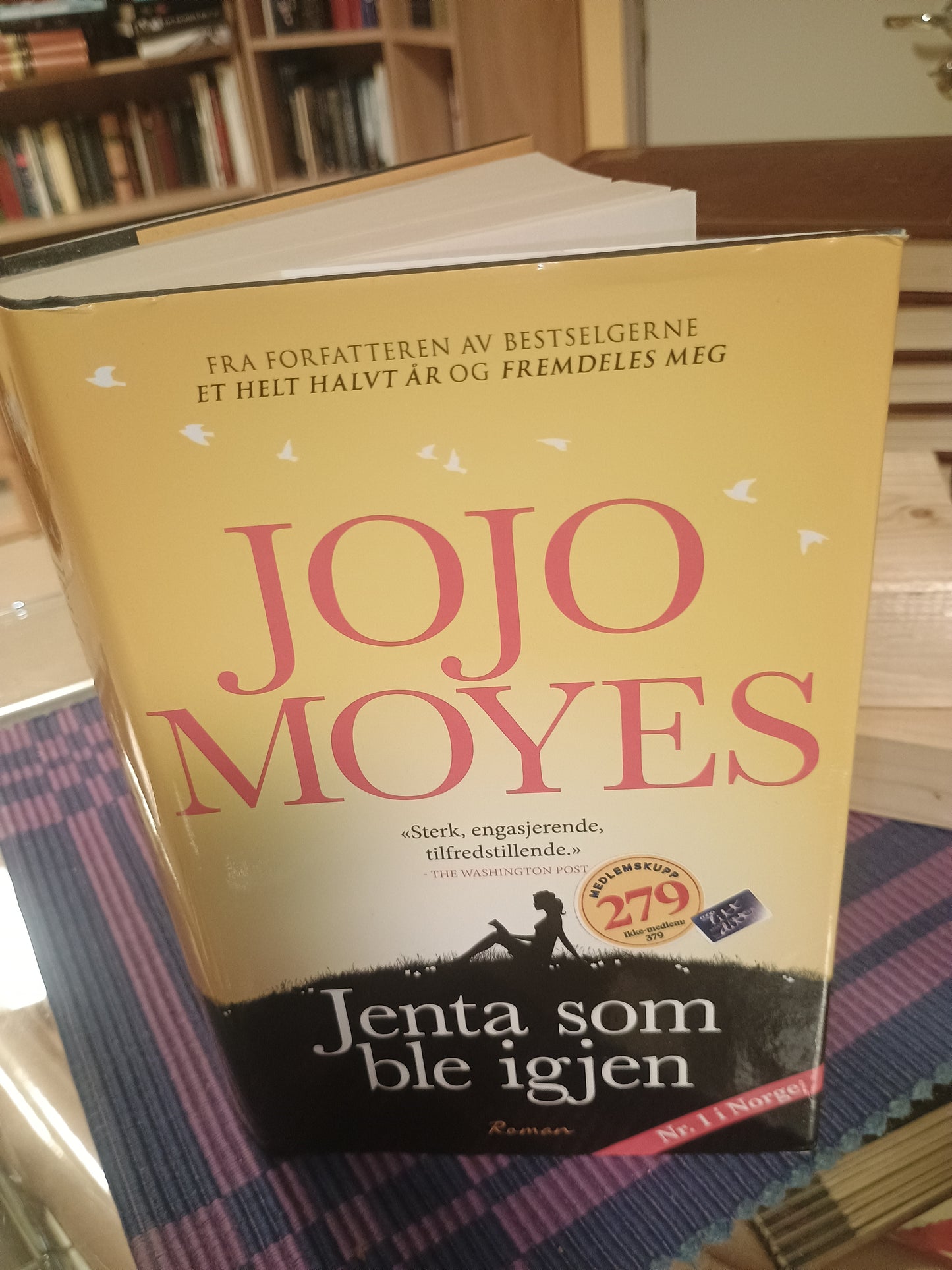 Jenta som ble igjen, Jojo Moyes