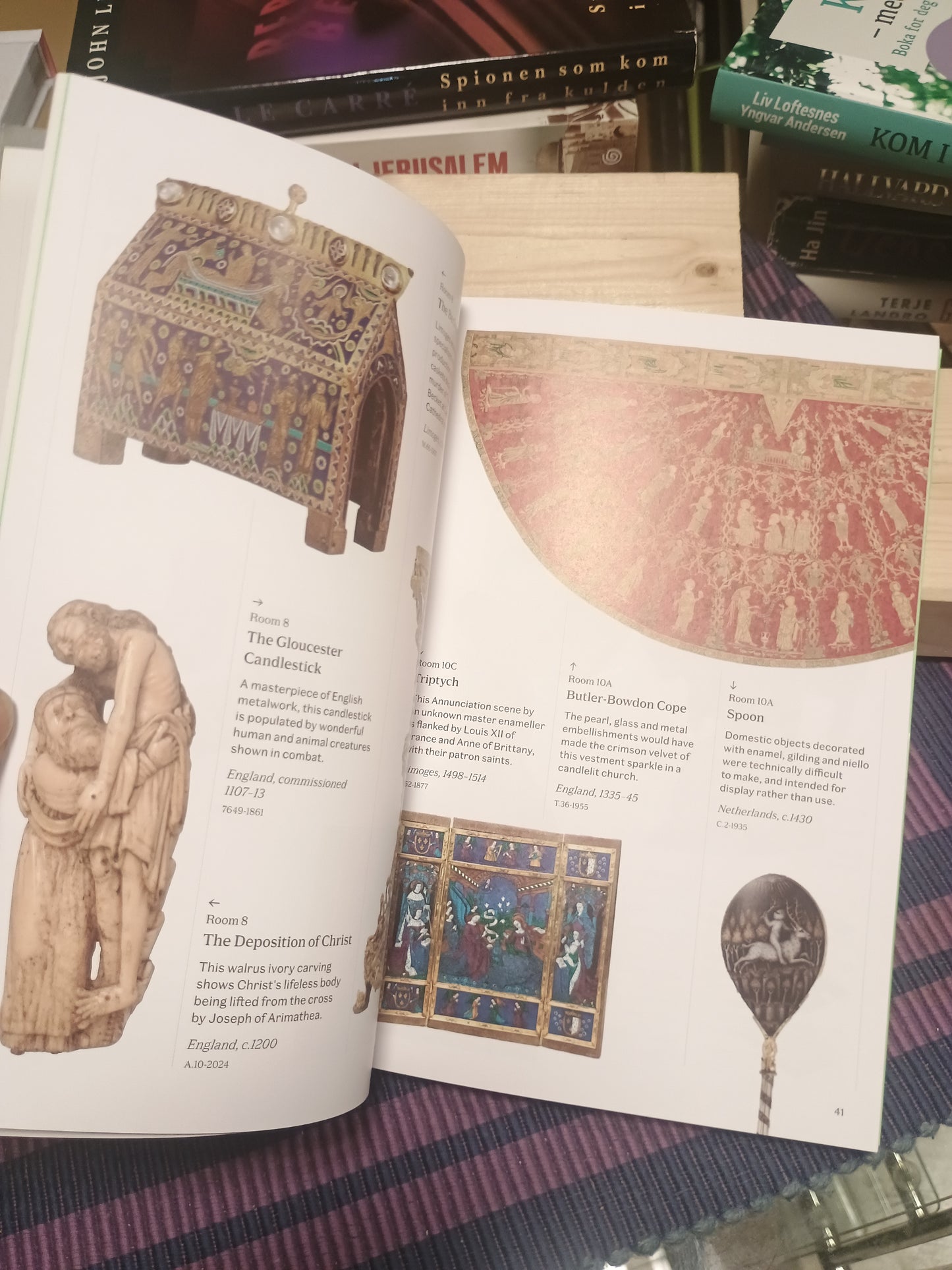 V & A South Kensington: Guidebook