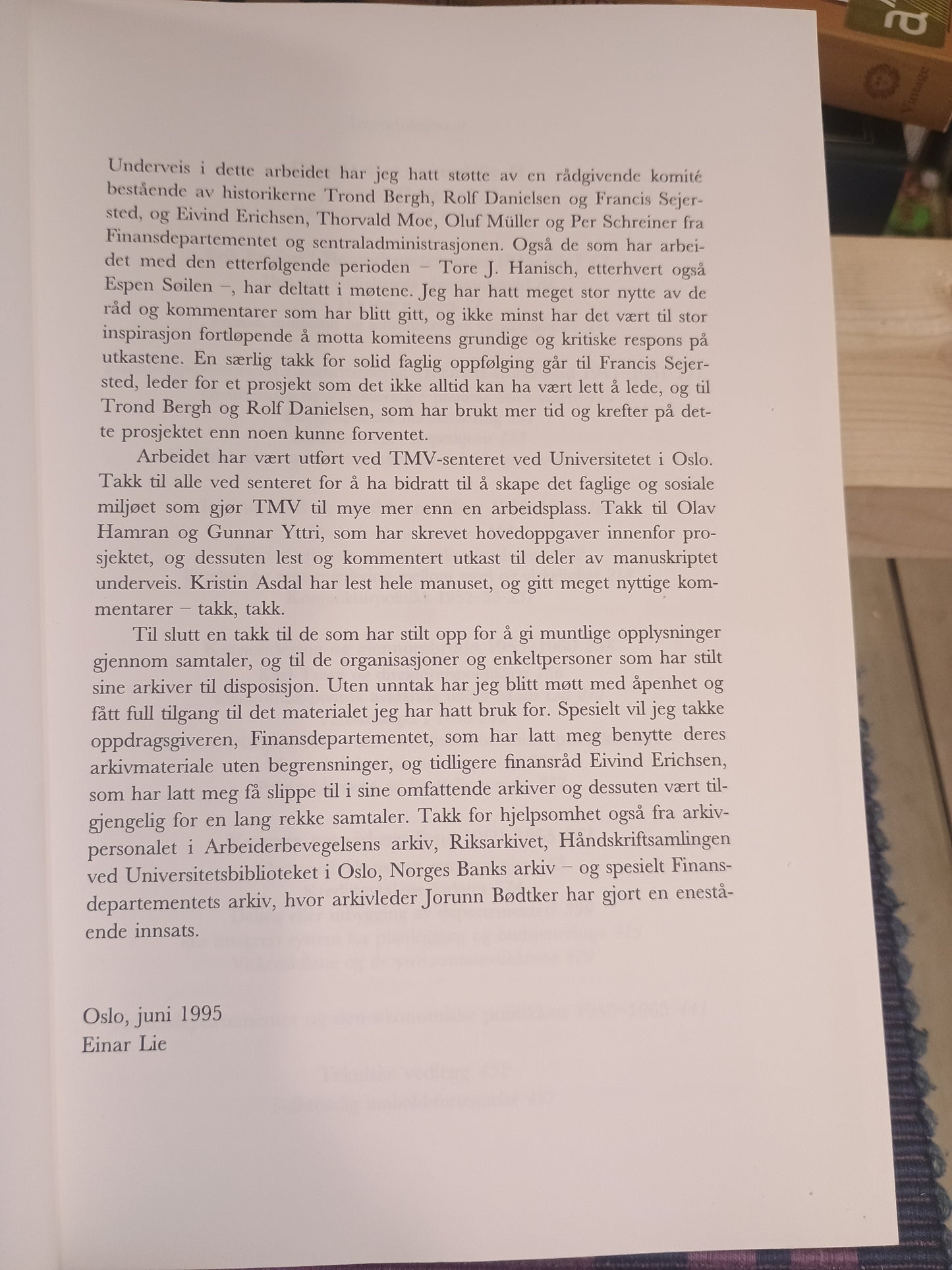 Ambisjon og tradisjon: Finansdepartementet 1945-1965, Einar Lie