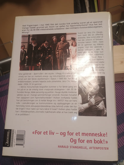 Jens Chr. Hauge - fullt og helt, Olav Njølstad