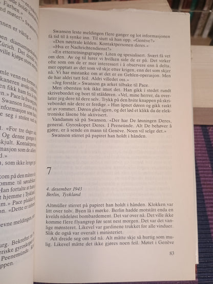 Operasjon Tortugas, Robert Ludlum