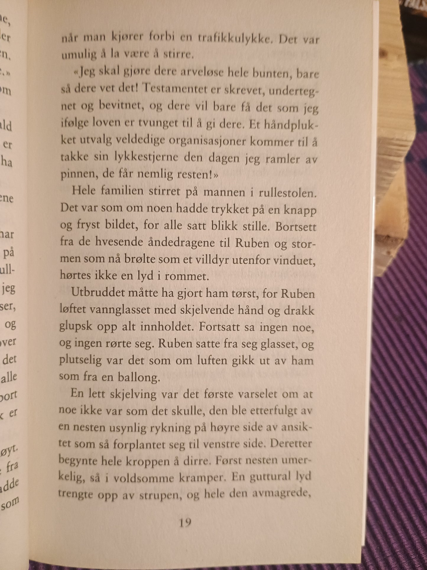 Snøstorm og mandelduft. Camilla Läckberg