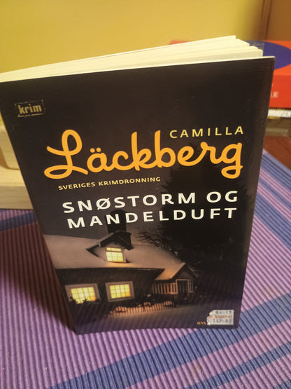 Snøstorm og mandelduft. Camilla Läckberg