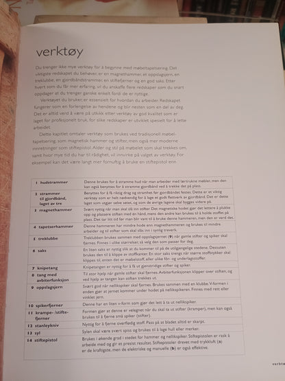 Møbeltapetsering: Verktøy - Stoffer - Reparasjoner, Nicole Fulton og Stuart Weston