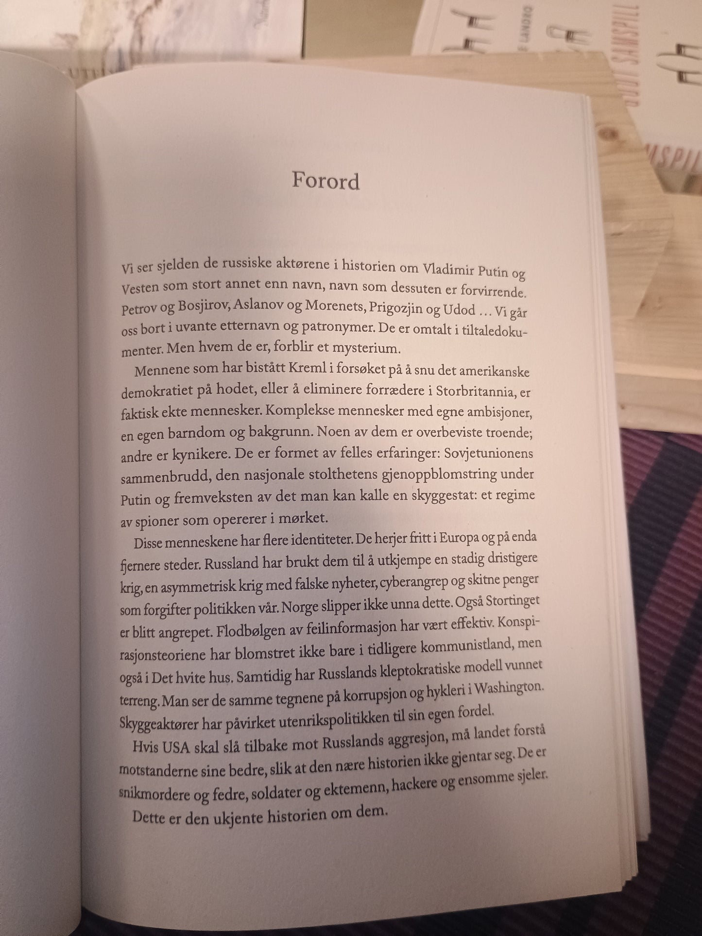 Skygge staten: Mord, kaos og Russlands manipulering av Vesten, Luke Harding