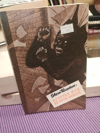 Negeren med hvite hender, Stein Riverton
