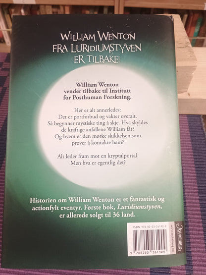 William Wenton 2: Kryptalportalen, Bobbie Peers