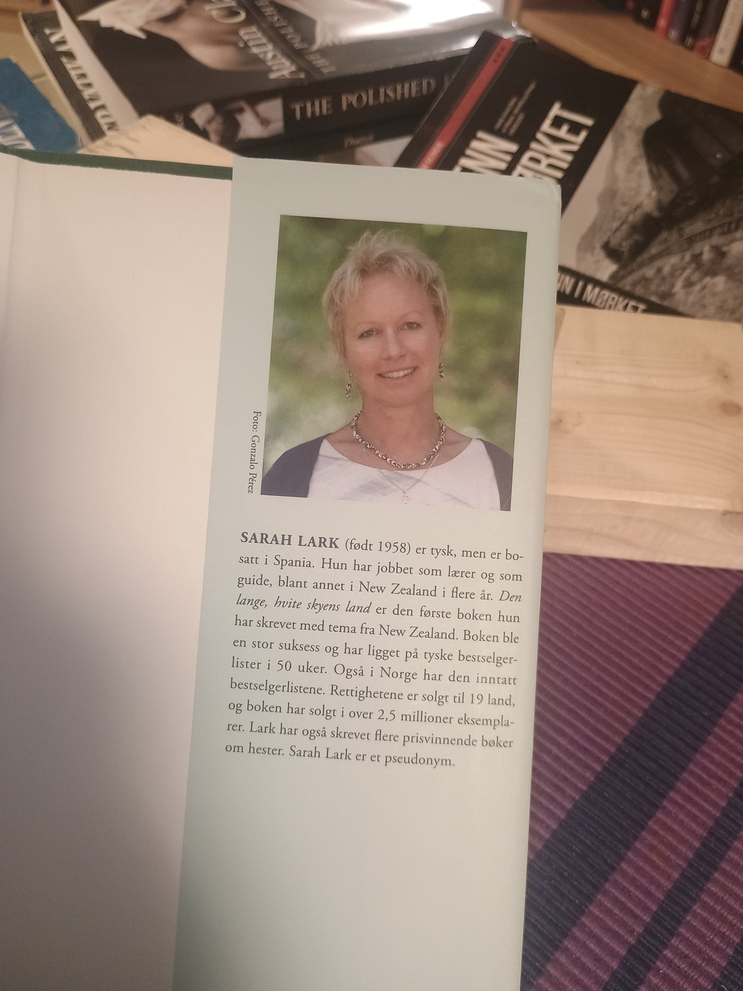 Den lange hvite skyens land, Sarah Lark