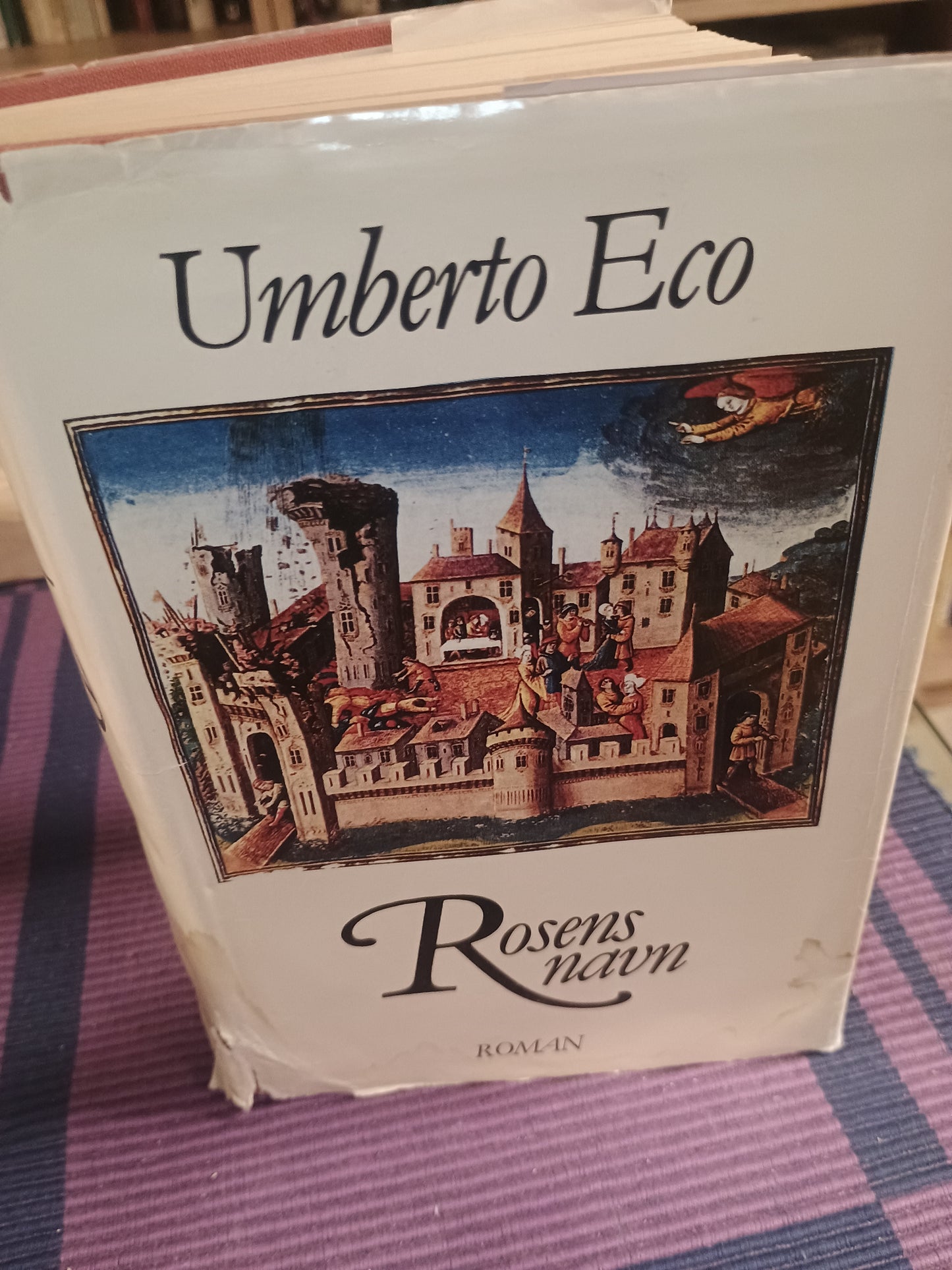 Rosenes navn, Umberto Eco
