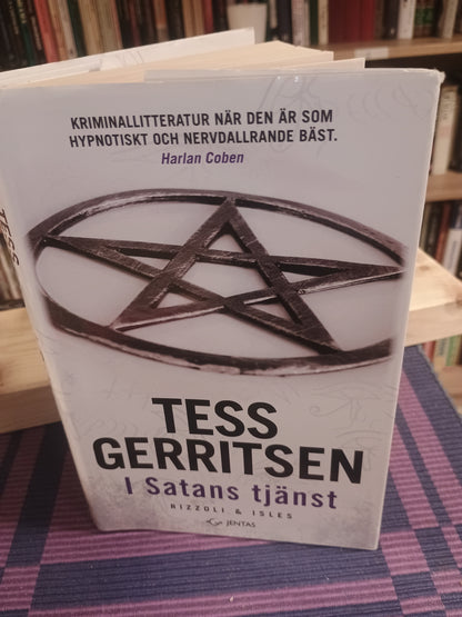 I Satans tjänst, Tess Gerritsen (på svensk)