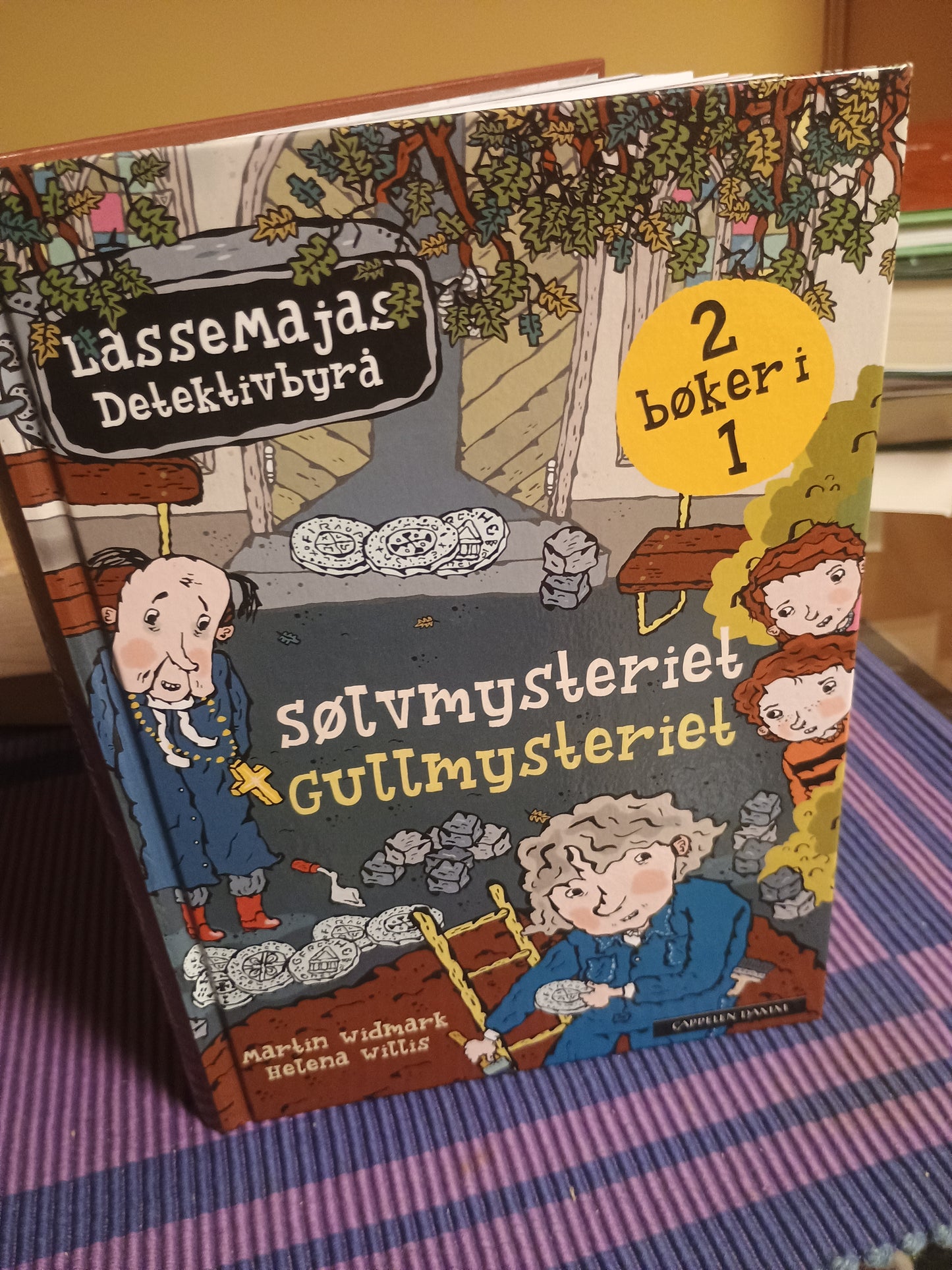 Sølvmysteriet. Gullmysteriet., Martin Widmark og Helena Willis