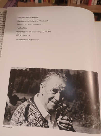 Finn et strå og træ dom på: Alf Prøysens blomster og planter i dikt og bilder, Klaus Høiland
