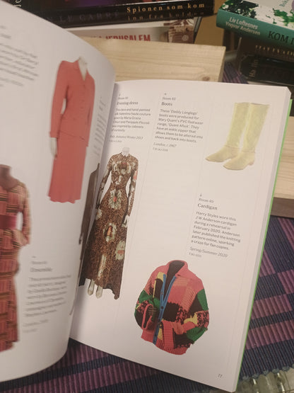 V & A South Kensington: Guidebook
