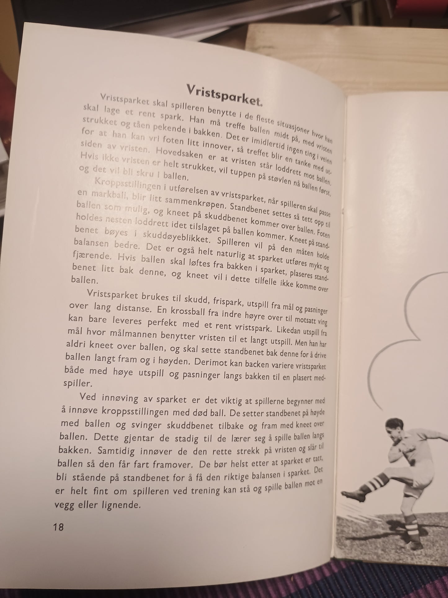 Se og lær: Fotball i bilder, Arne Brustad