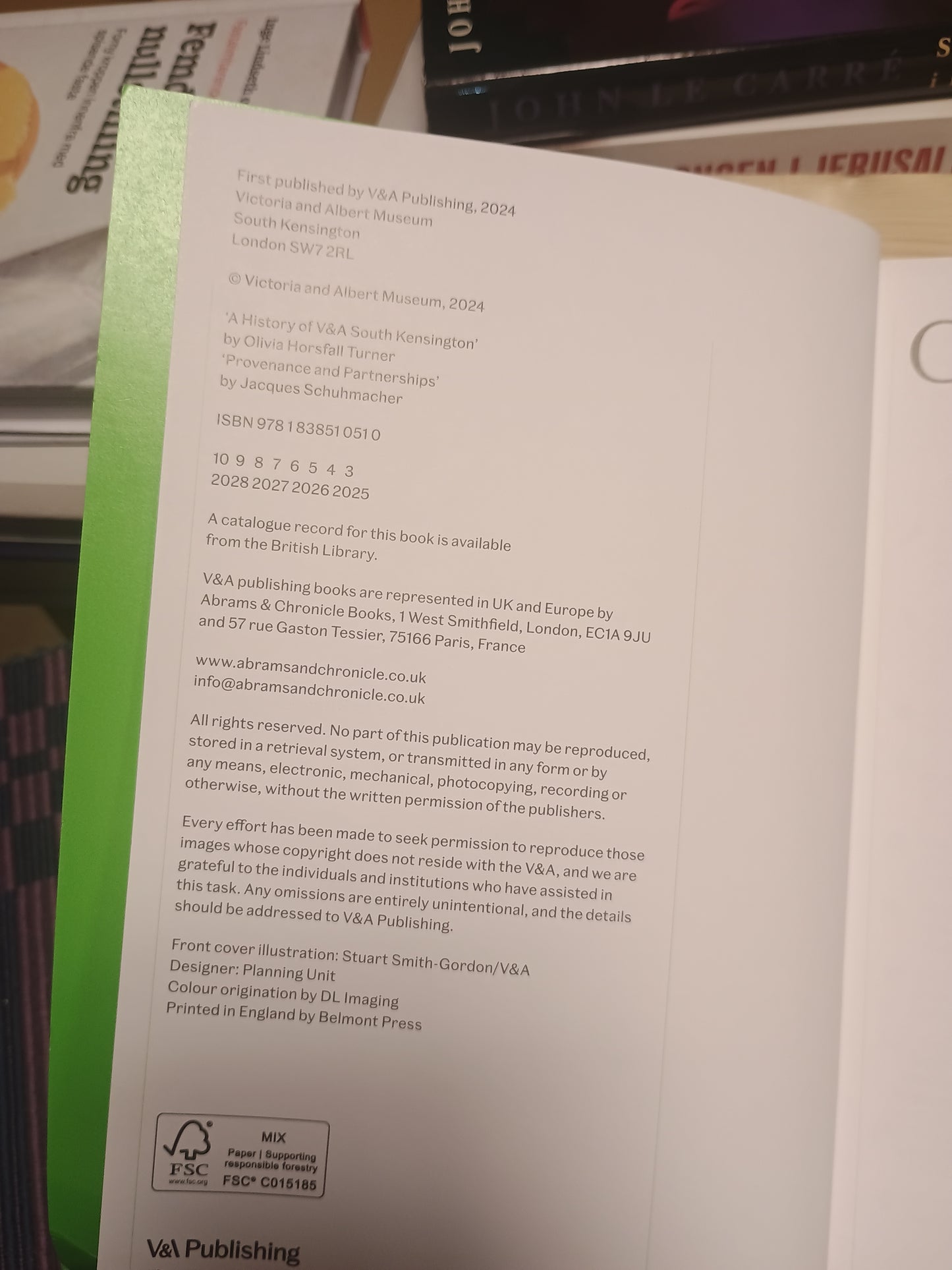 V & A South Kensington: Guidebook