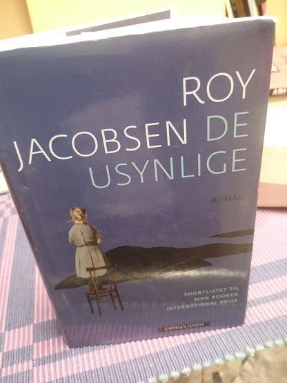 De usynlige, Roy Jacobsen