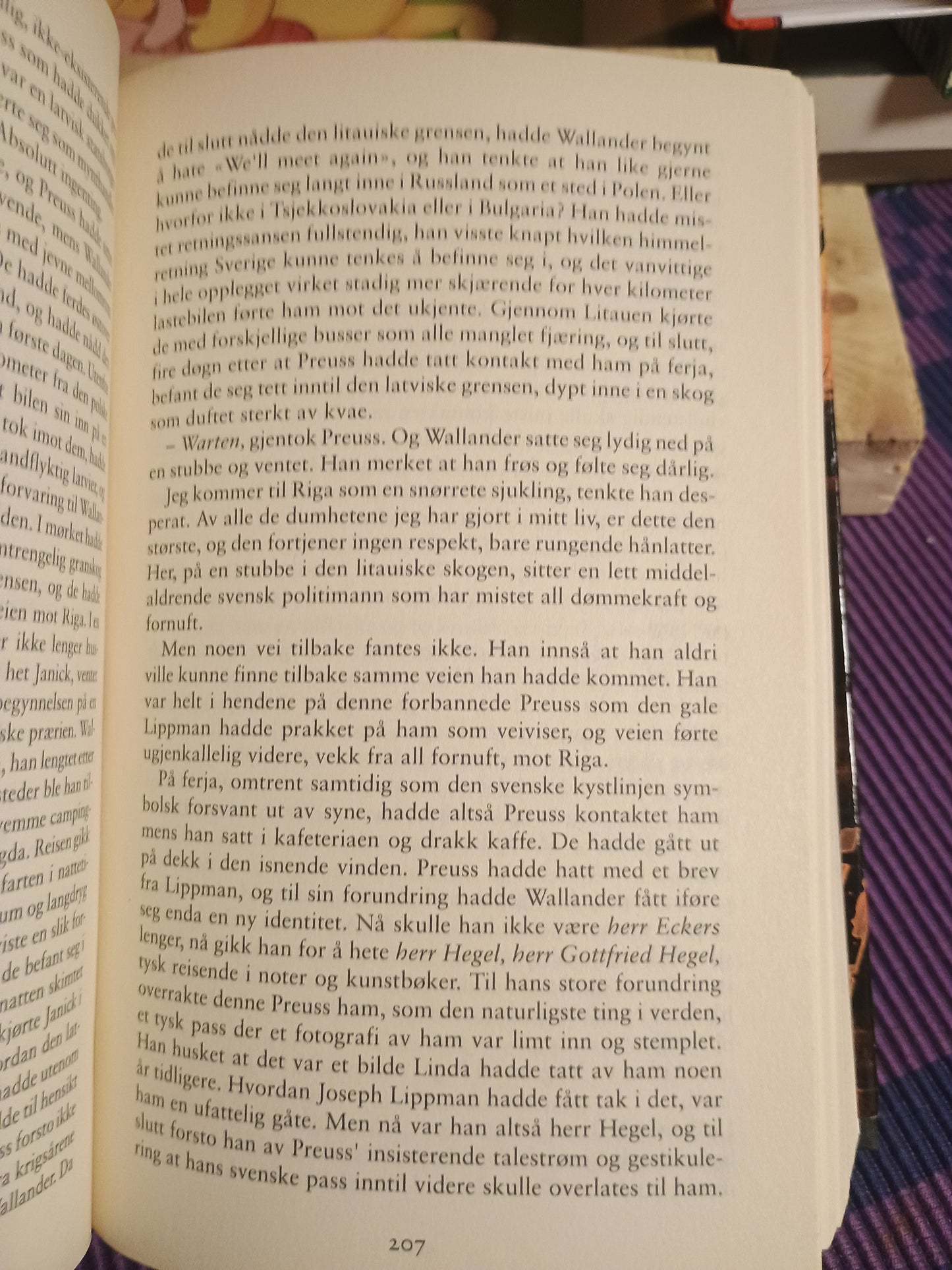 Hundene i Riga. Den hvite løvinnen., Henning Mankell