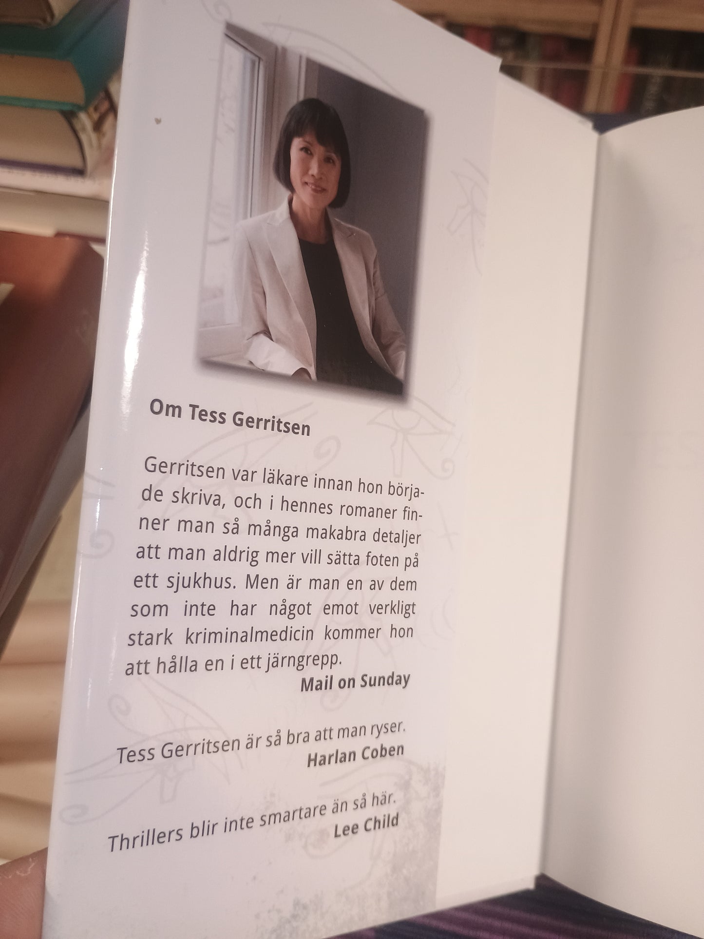 I Satans tjänst, Tess Gerritsen (på svensk)